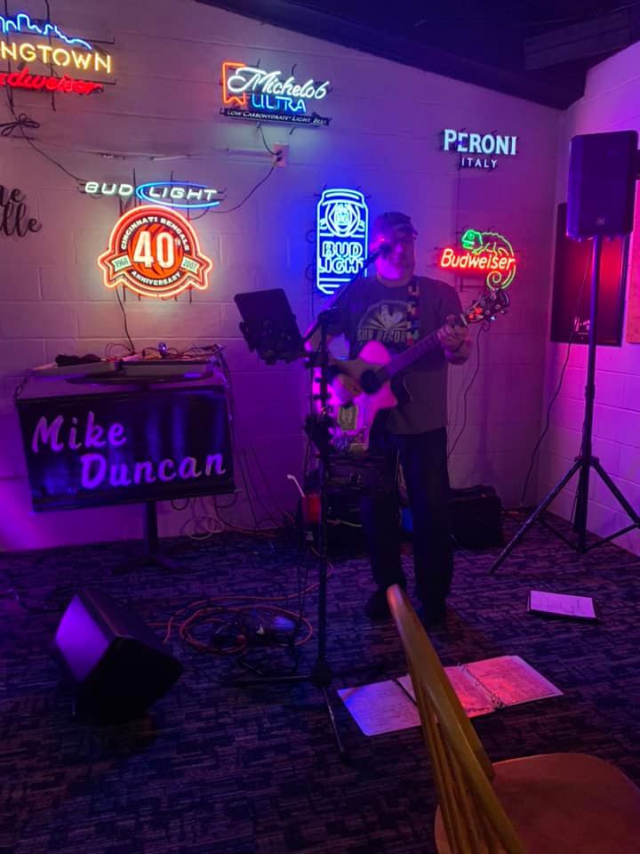 Live music night inside Stringtown